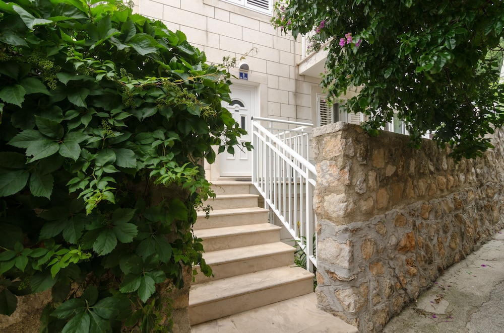 Apartments Carmelitta