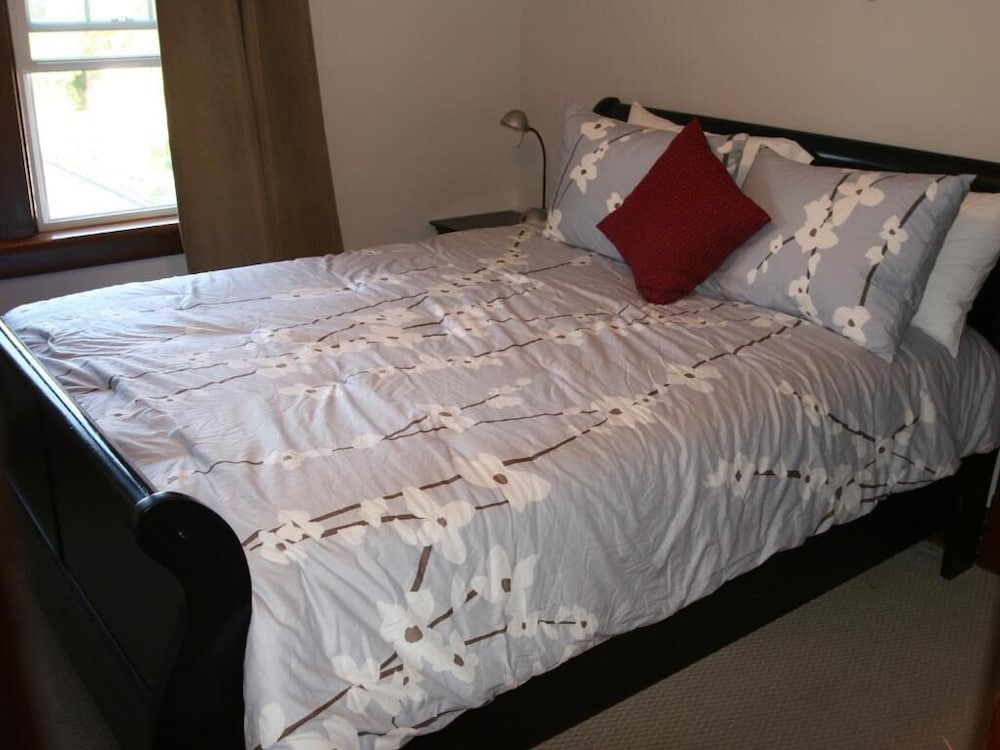 Eastwood Tourist Lodge