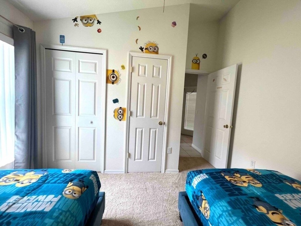 Super Mario Hideaway - Pool, Spa, Game Room Fun! 4 Bedroom Villa