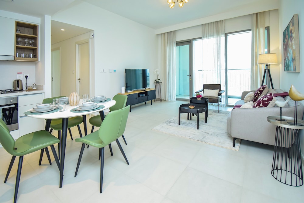Lavish 2BR in Downtown Views Close to Dubai Mall Burj Khalifa