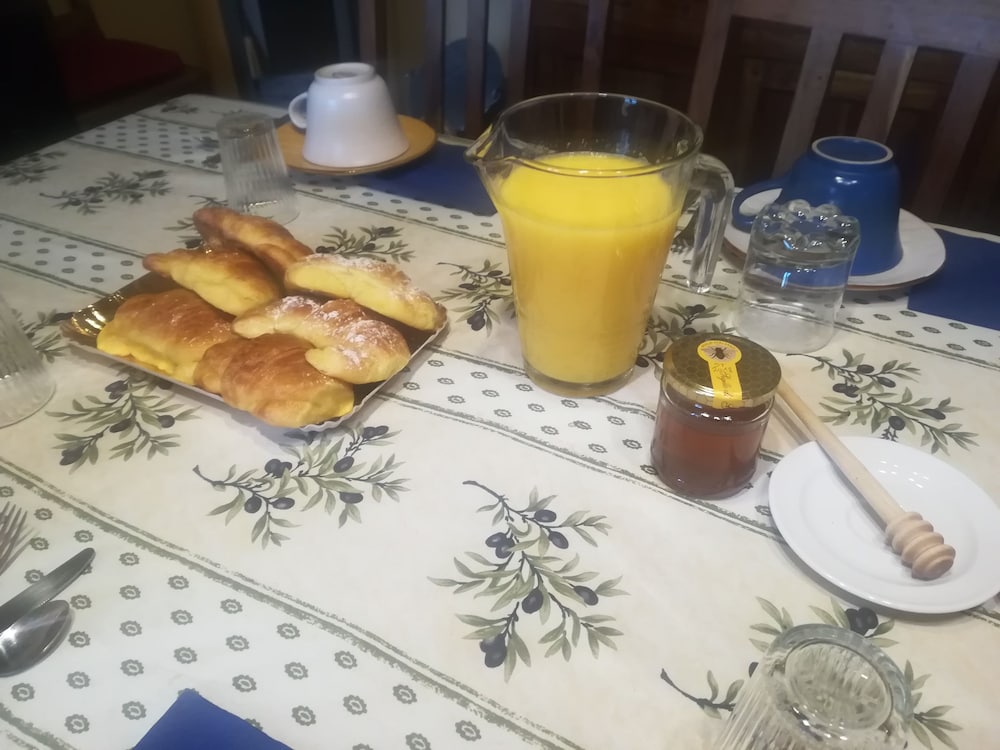 Sacreterre Room  Breakfast - Property Image 22