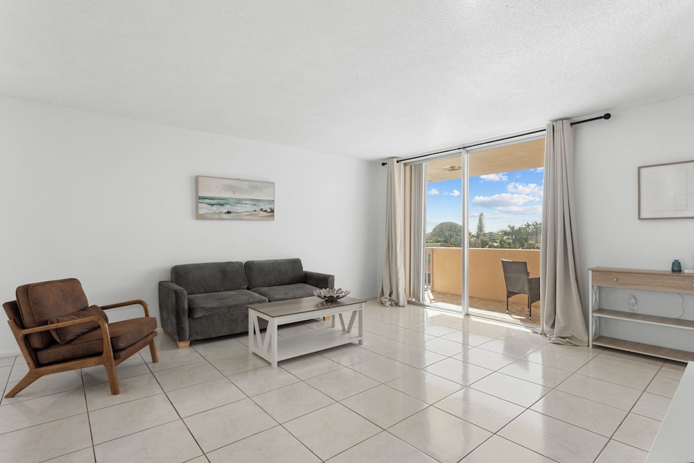Bay Harbor Sunset Two Bedrooms Apt