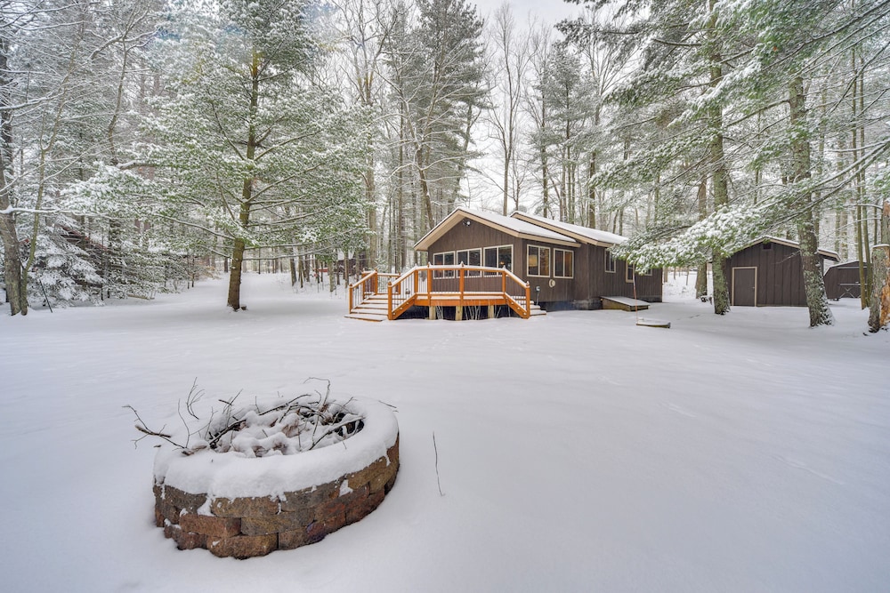 Charming Cabin on Grindstone Lake