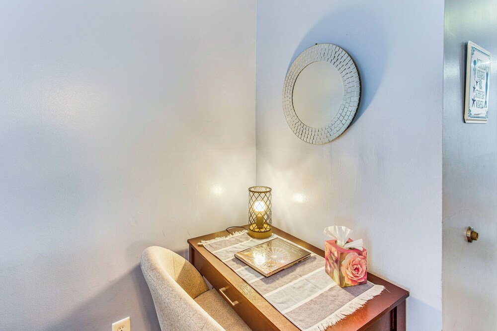 Walk to Ocean: Myrtle Beach Townhome w/ Patio