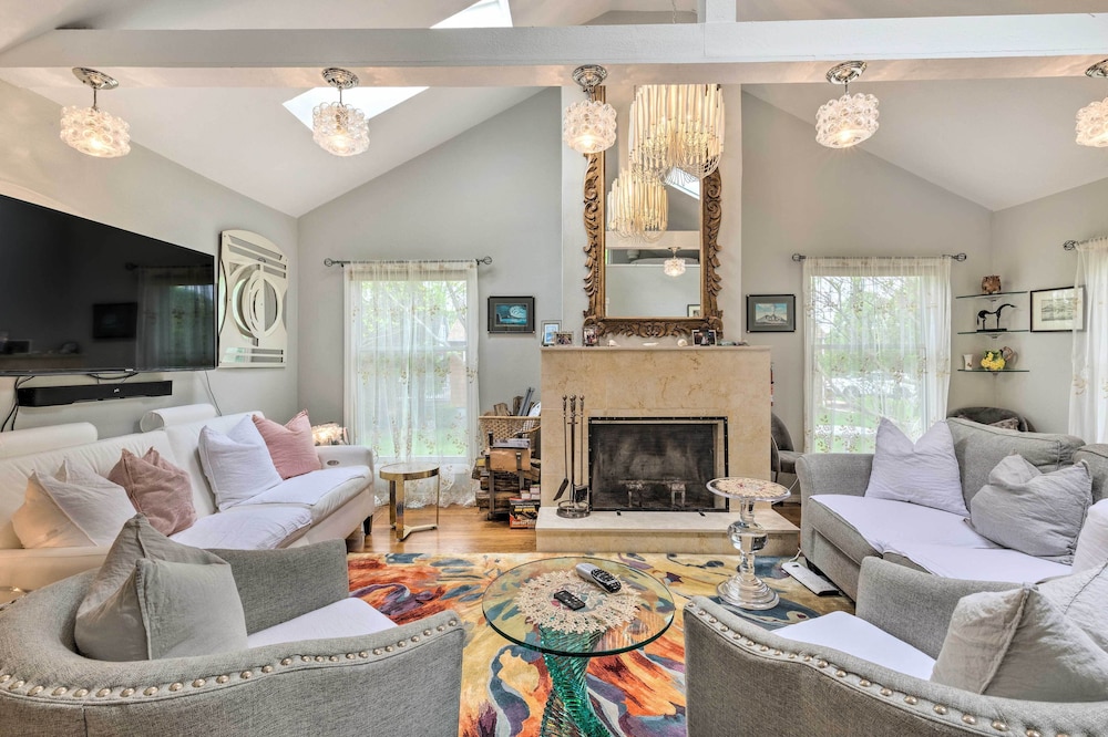 Cute East Hampton Cottage w/ Patio - Walk to Beach view 5