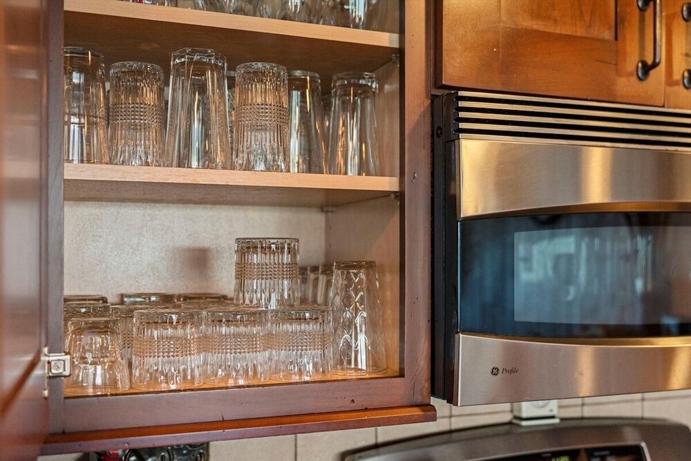 Lake Tahoe Vacations - Swimsuit Required 4 Bedroom Home by RedAwning - Property Image 31
