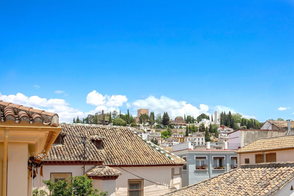 Exclusive 2-bedroom Near the Cathedral. San Matías I