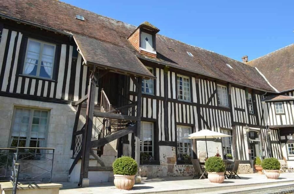 Le Manoir de l'Engagiste view 3