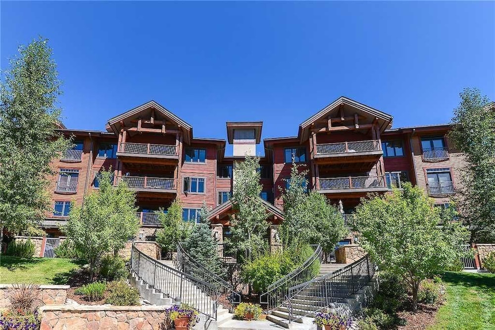 5305 Emerald Lodge, Trappeur's Crossing Apartment 4
