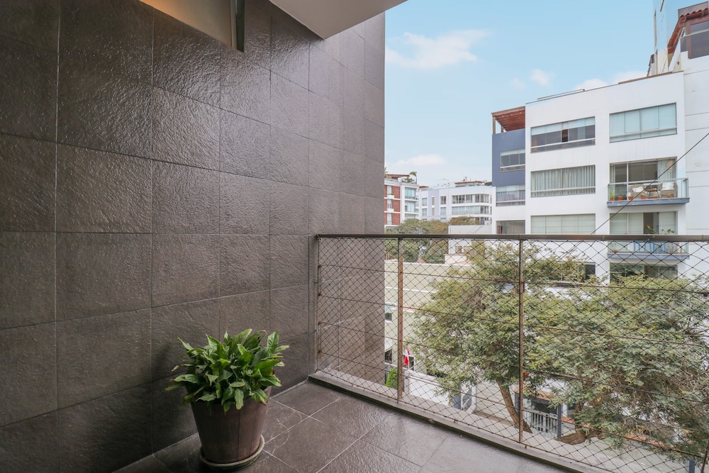 w Elegant 2BR w Fantastic View in Miraflores