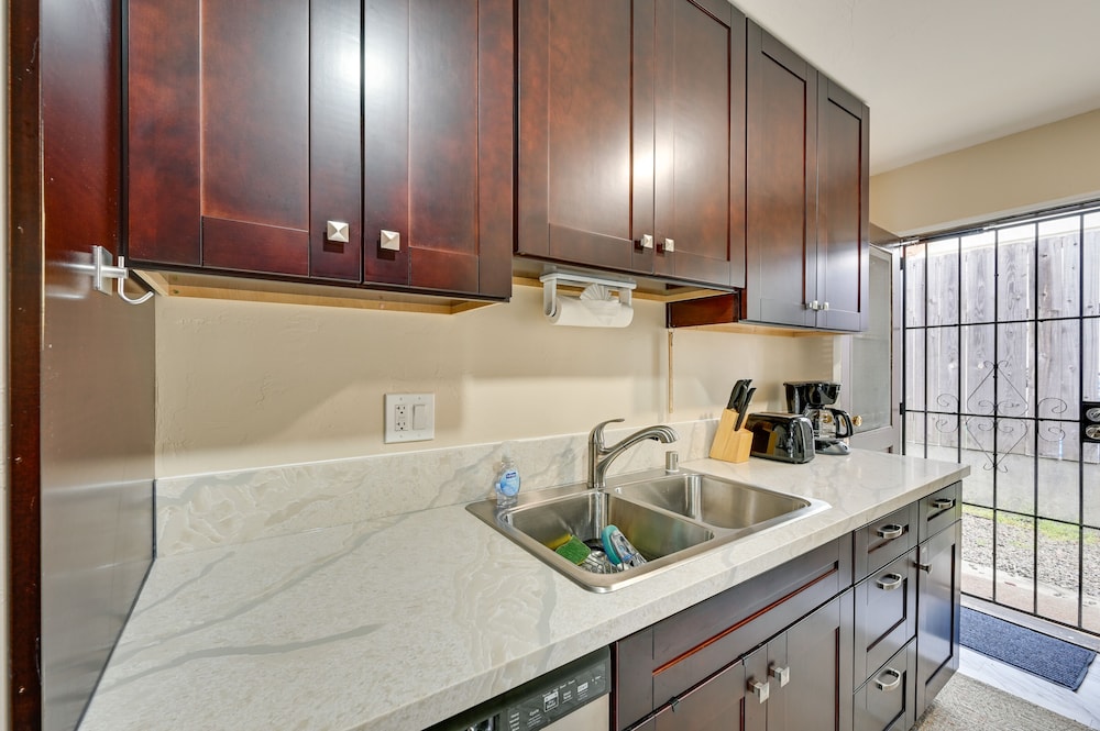 Cozy San Diego Escape w/ Yard, Near Beaches! view 5