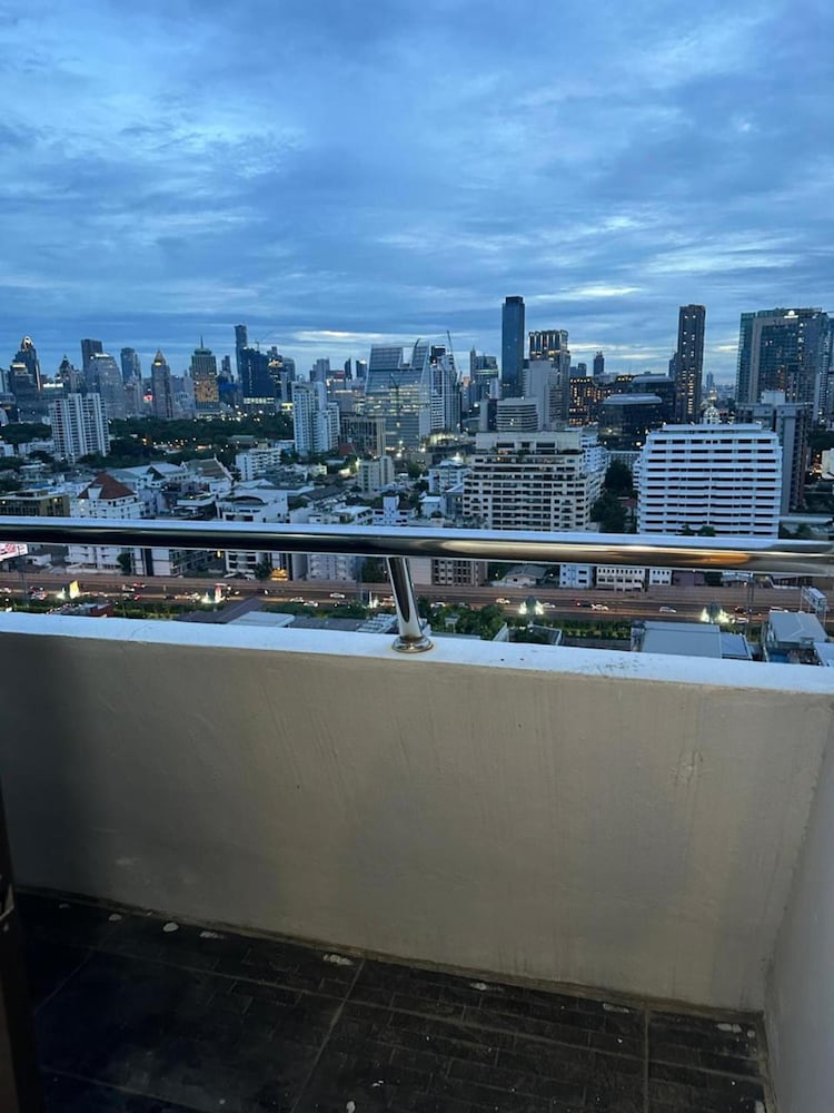 Omni Tower Sukhumvit Nana - Direct