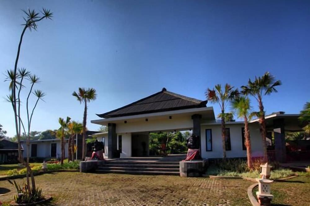 Gino Feruci Villa Lovina