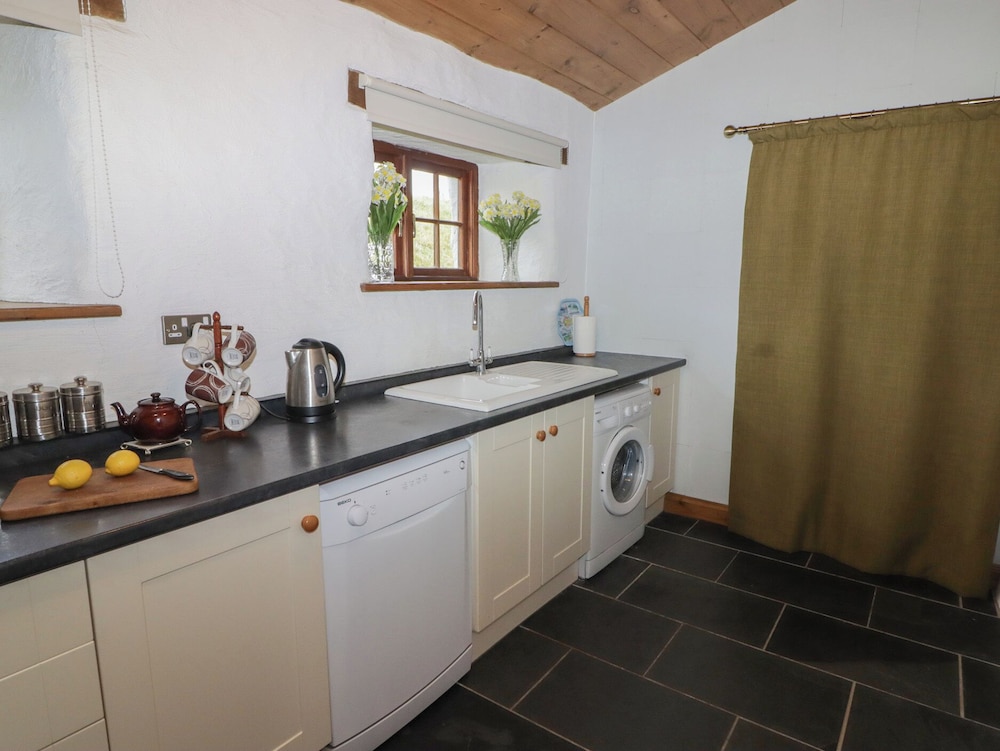 Panteurig Cottage