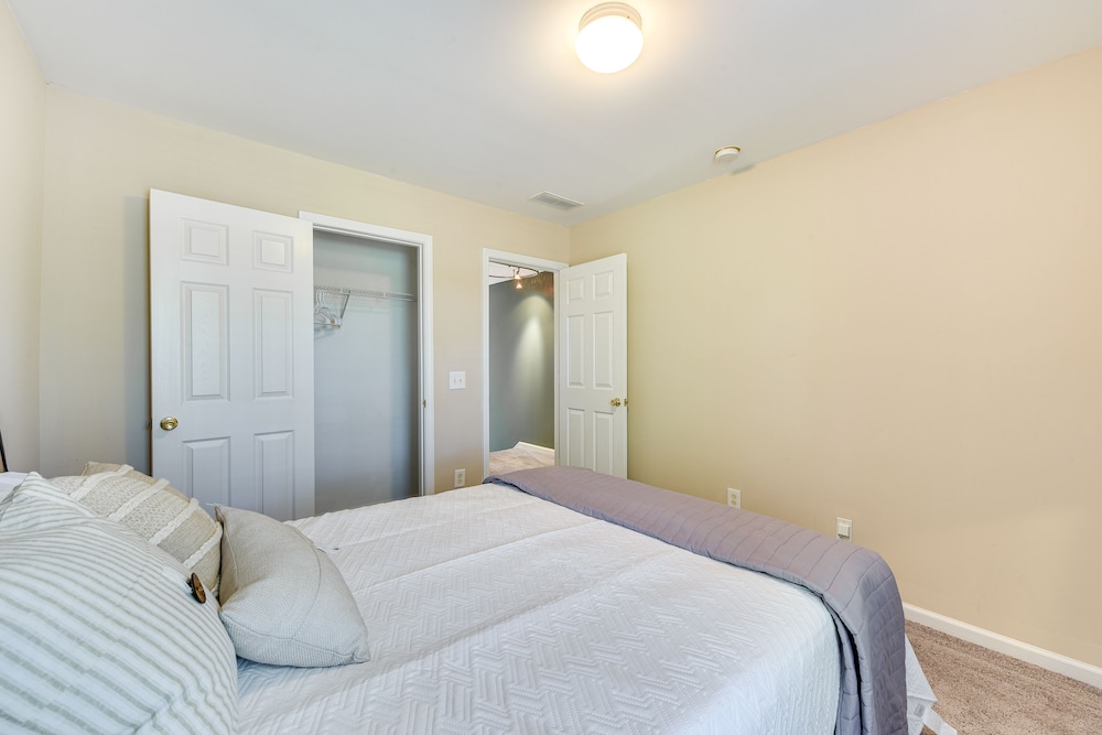 Fort Myers Vacations - Charlotte Townhome w/ Deck: 18 Mi to Downtown! - Property Image 12