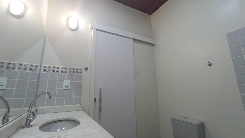 Angatu Hostel Service