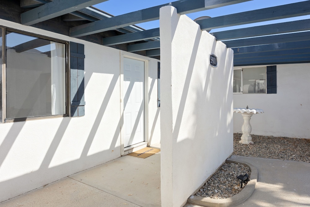 Carmella by Avantstay Modern Jtree Home w Large Outdoor Area