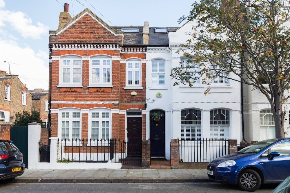 Fabulous 4 Bed House With Garden in Fulham