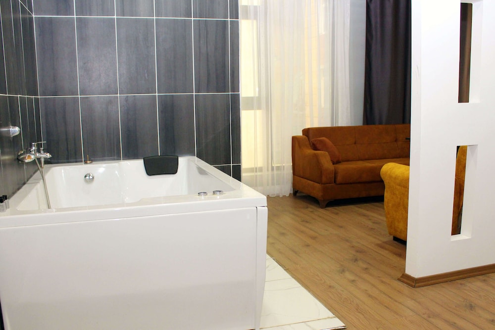 Big Life Otel - Image 59