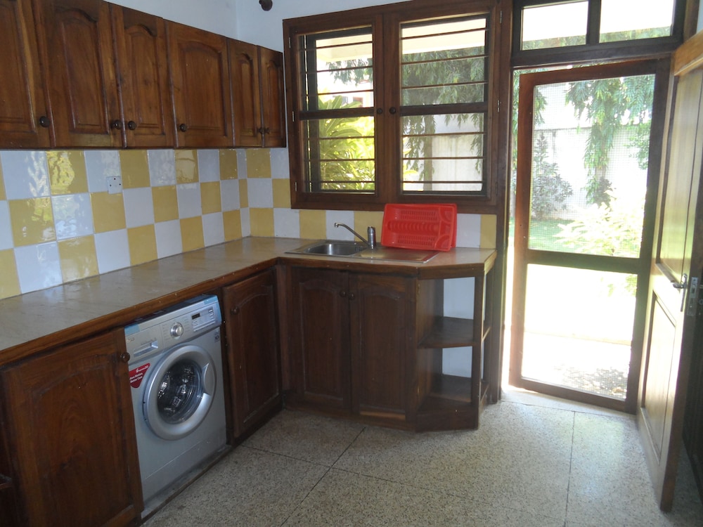 Upanga B&B - UN Road