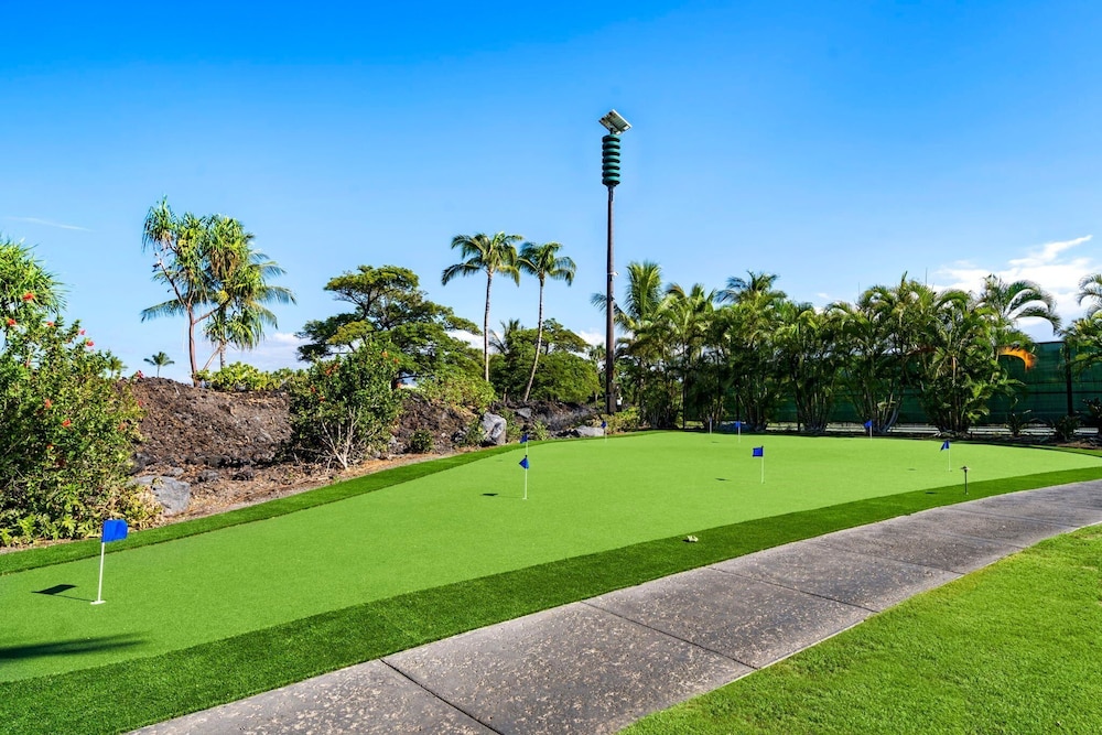 Direct Ocean Front - AC - Concierge Included - Ocean Viewing Lanai & Near Shops! -vrkcv