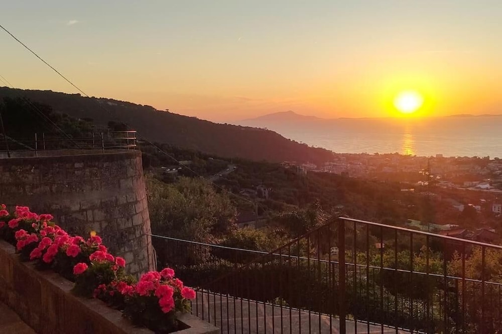Charming Location Between Positano and Sorrento