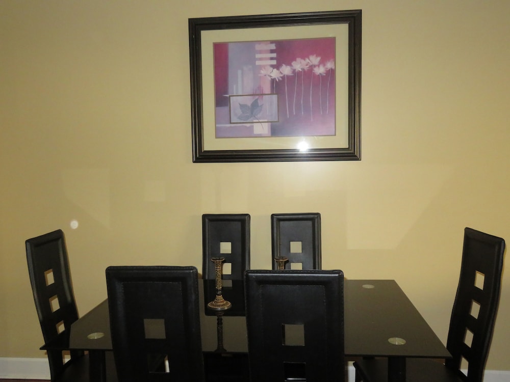 2 Bed 2 Bath in Studio City