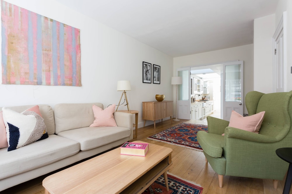 Linhope Street by Onefinestay