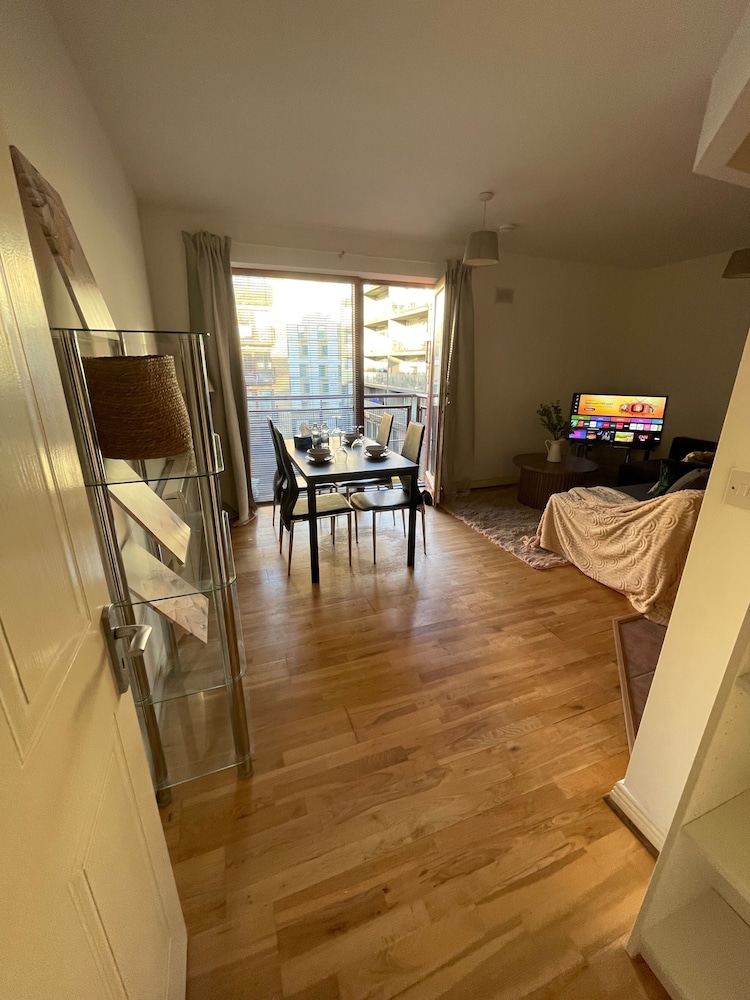 Dublin City Escape - Modern Apartment