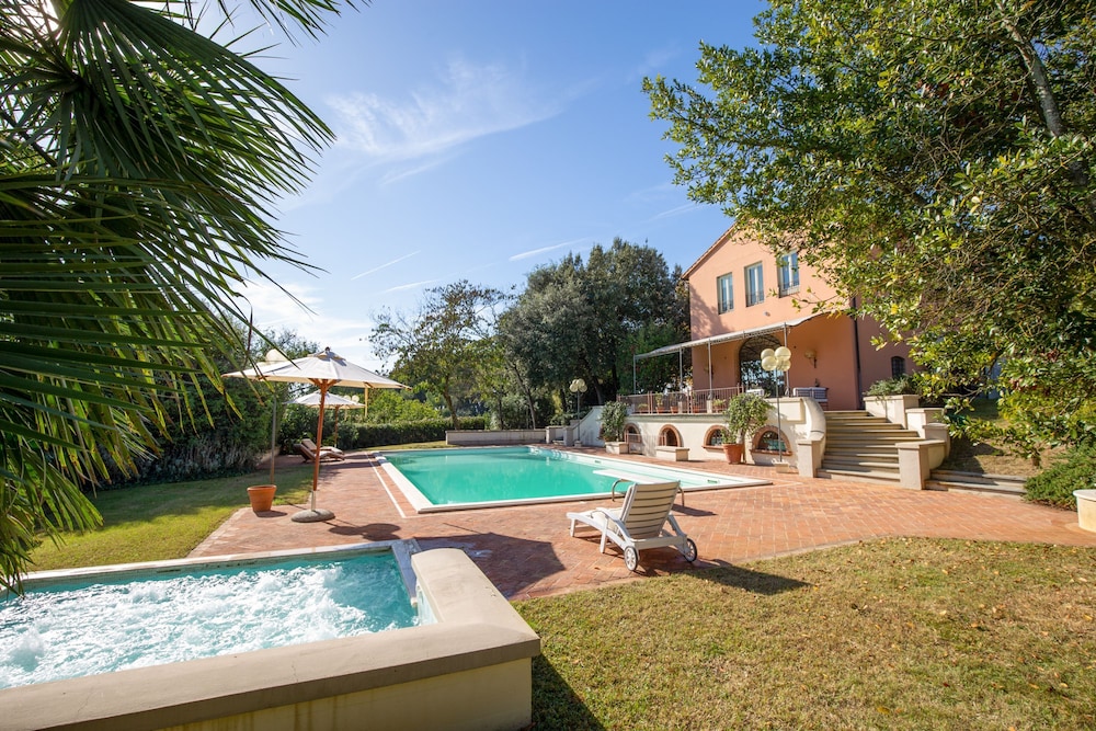 Tricolle Villa Nuova