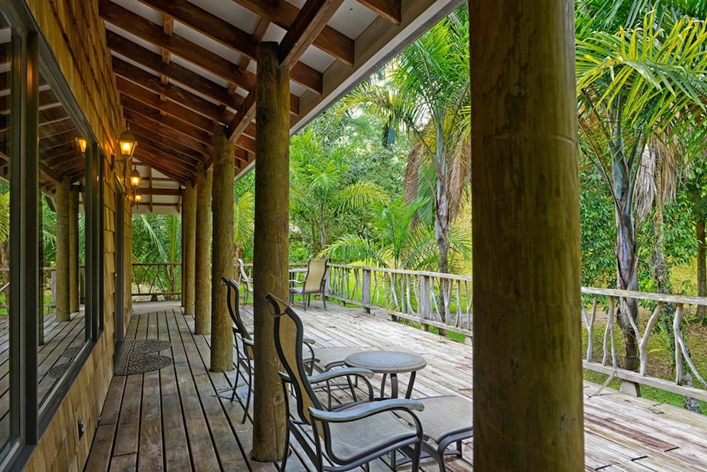 Chan Chich Lodge