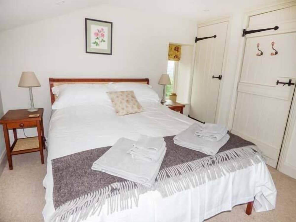 Rose Cottage view 3