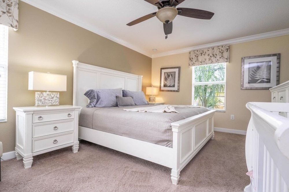 Family Pool Home Near Disney!! Modern Decor, Bbq ,resort W/ Tons Of Amenities! 6 Bedroom Home