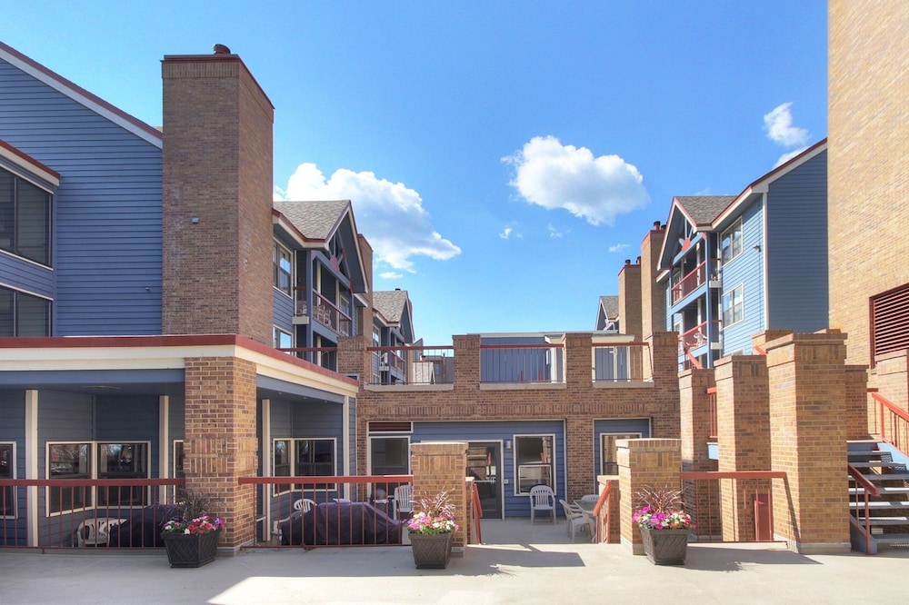 Hotel Two Bedroom Loft In The Heart Of Breckenridge Condo by RedAwning - Image 1