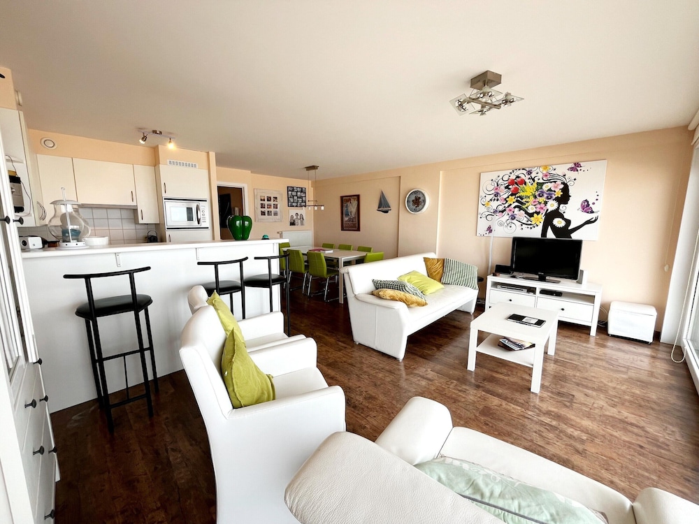 Apartment in Wenduine With Stunning Sea Views