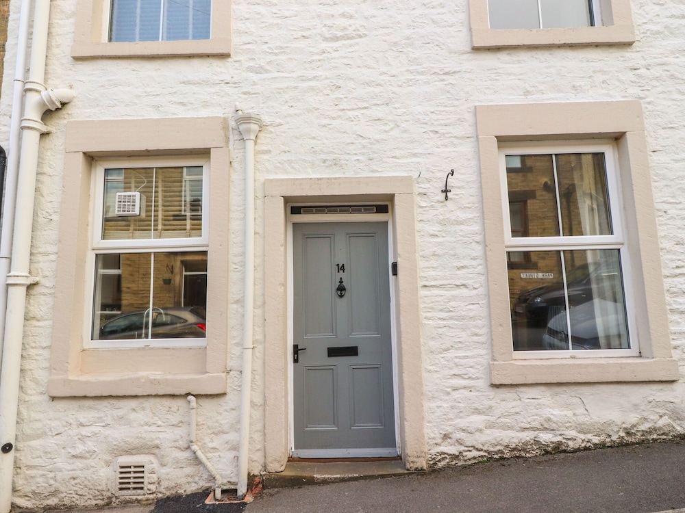 Castlewood Cottage