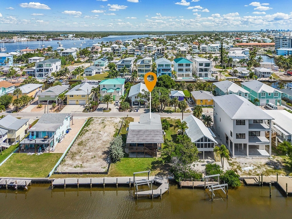 171 Canal Cove: 2br W/ Canal Views 2 Bedroom Home