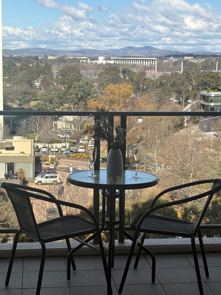 Central Lakeview Apartments