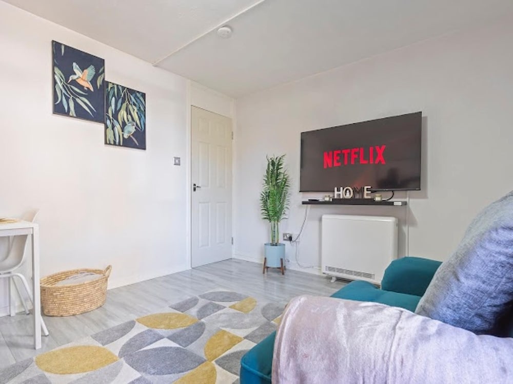 1 Bedroom Apartment Sleeps 4, Free Parking, Tv
