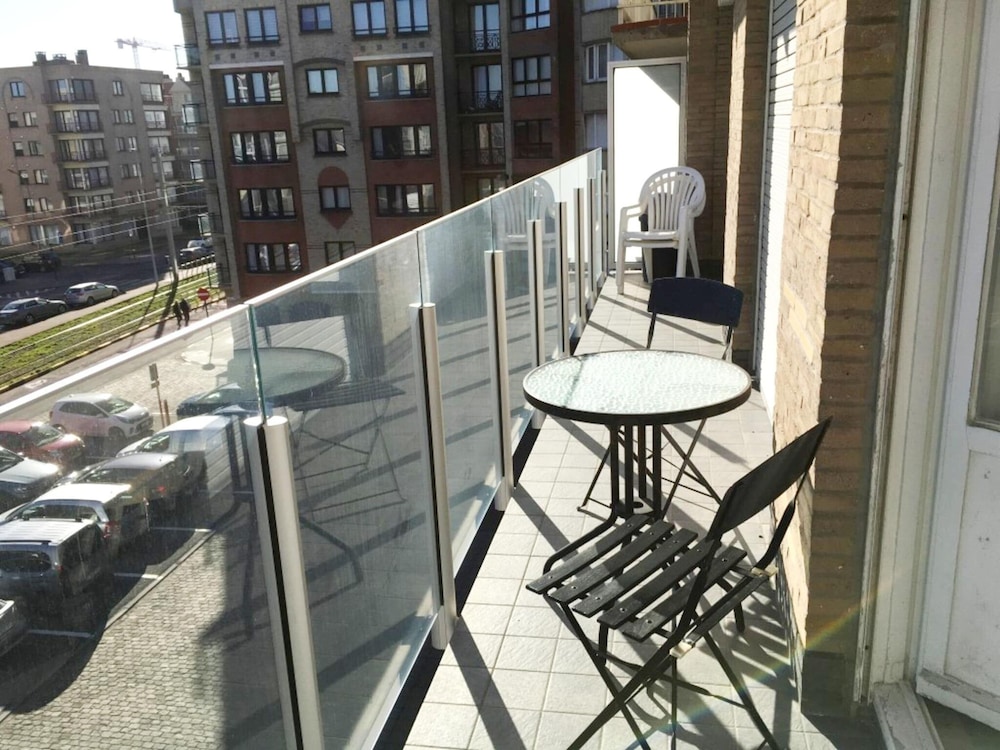 Apartment in Wenduine With Sea Views