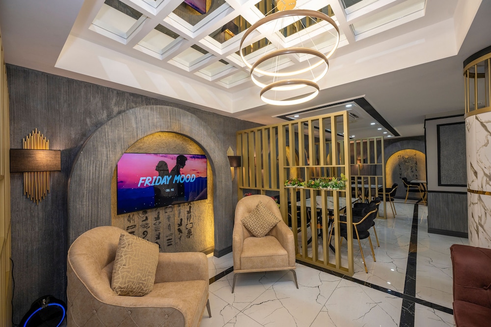 California Otel - Image 19