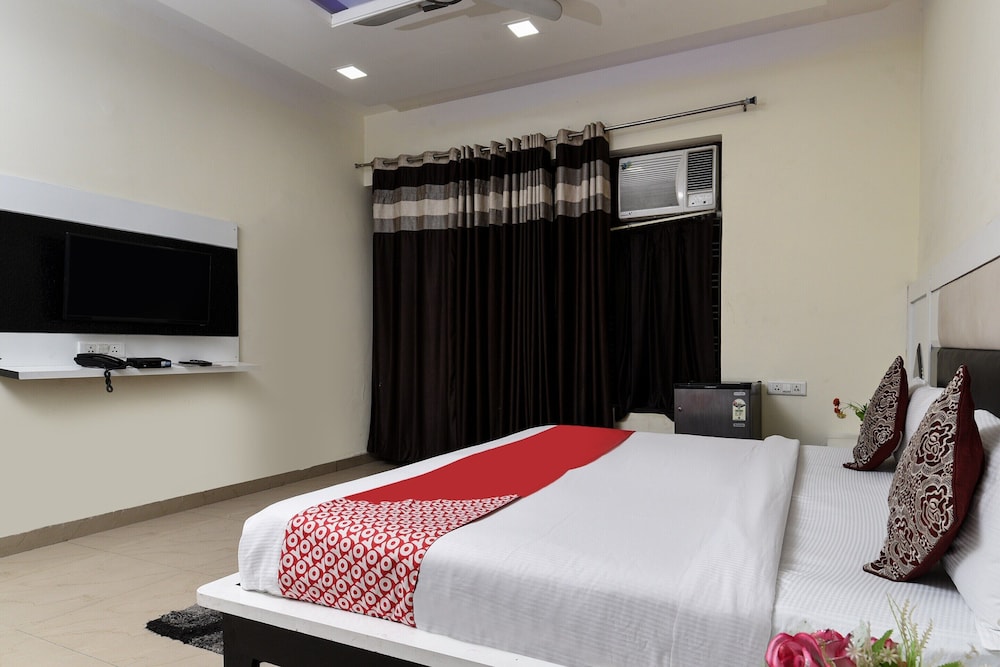 OYO 8500 Hotel Sun Palace Residency