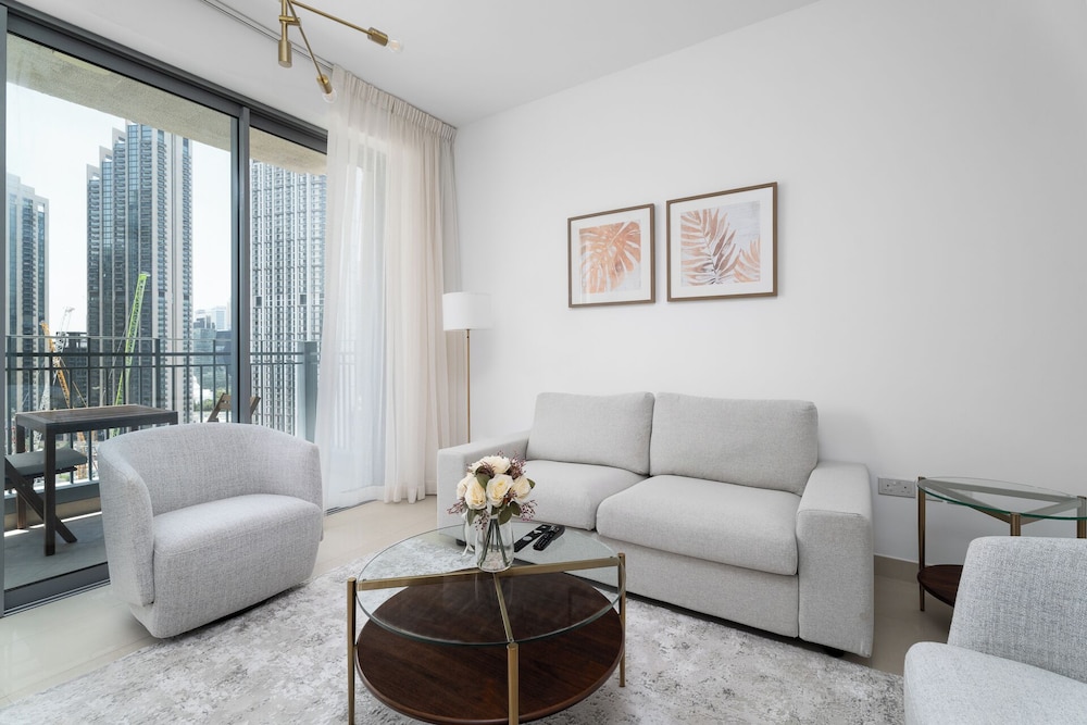 Nasma Luxury Stays - Standpoint Tower A