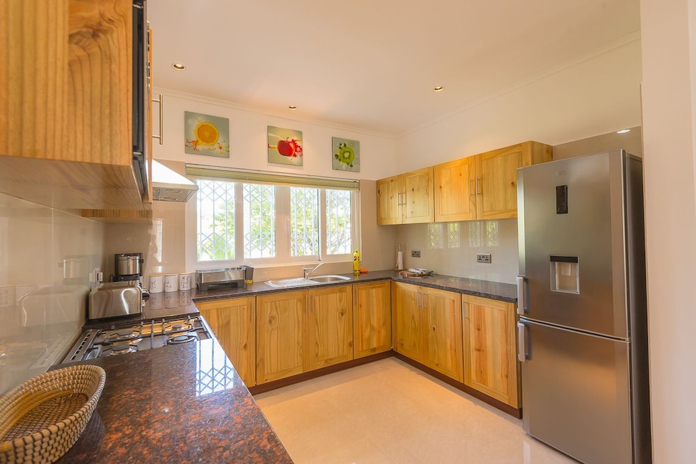 Tropic Villa Annex photo 2