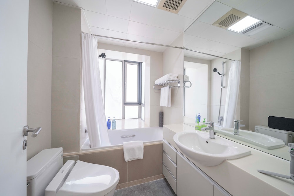 Tyms Elegant 2BR 1BA Apt Walk to Malls