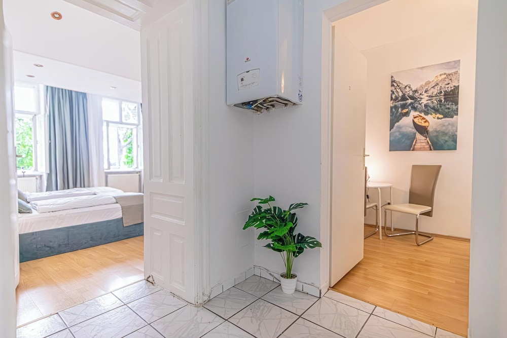 Modern 2BR Apt Longstay Sleeps 5