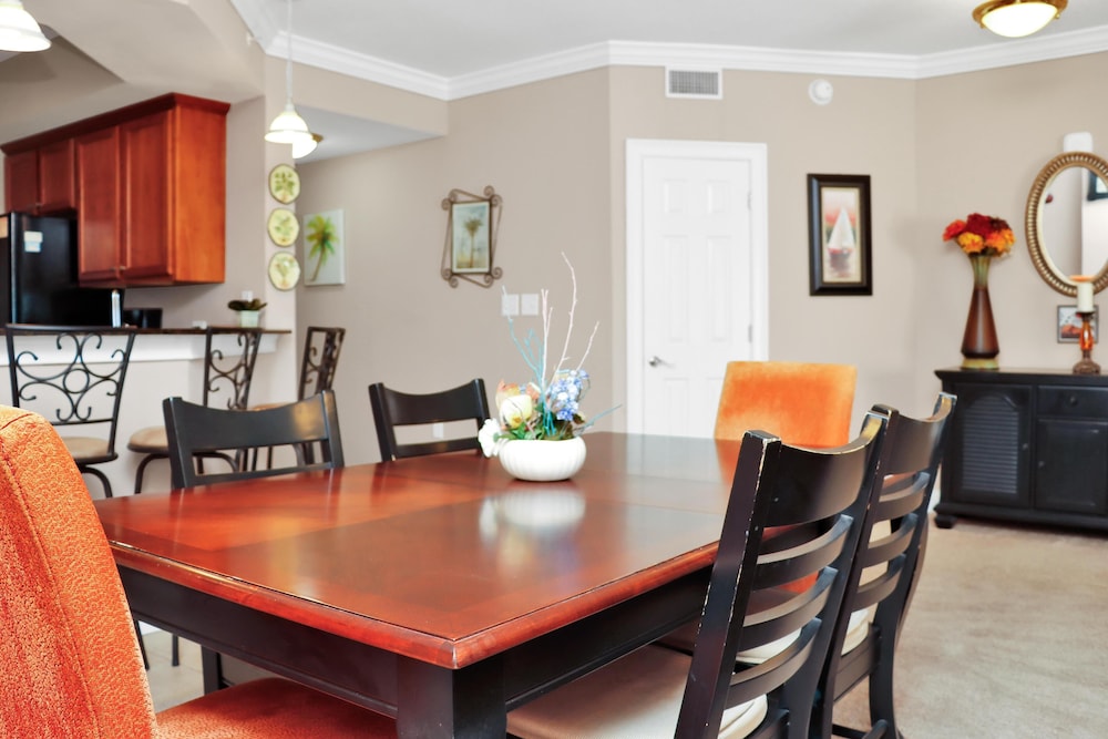 Paradise Shores 105