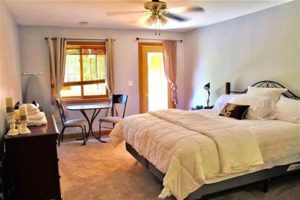Oak Creek Lodge
