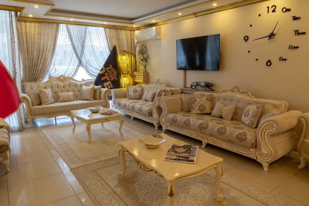 Loss Hotel - Image 17