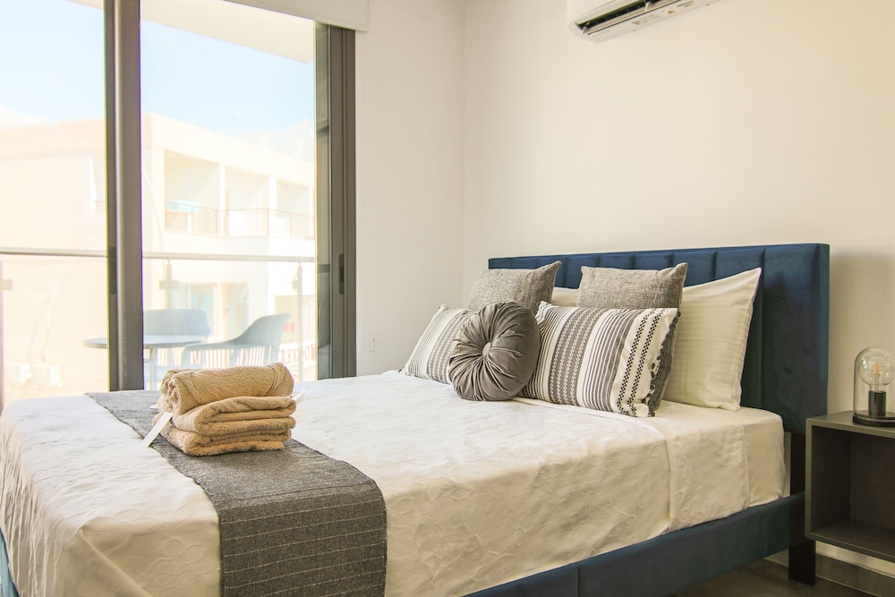 Phaedrus Living Seaside Flat Athina 116 view 2